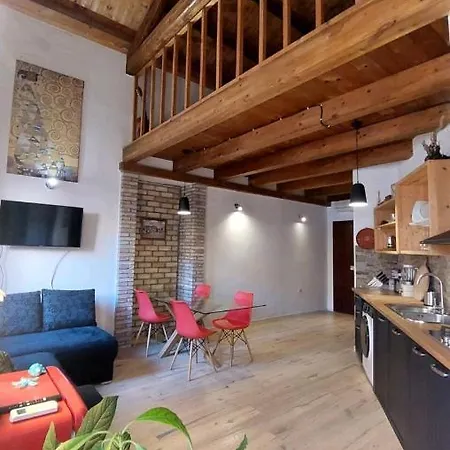 Cozy In The Center With Terrace